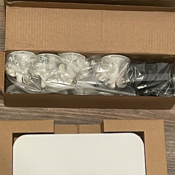 Zmodo 8-Channel NVR Security Camera System - Picture 4 of 10